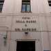 ...fu costruito nel 1925 per ospitare la Casa della madre e del bambino, cos come recita ancora oggi la scritta sulla facciata. Qui le mamme potevano recarsi per effettuare controlli medici nellambito del programma  Opera azionale maternit e infanzia. Oggi ospita la Asl e lasilo comunale Villari